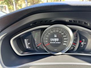 Volvo V40 2015-thumb-28