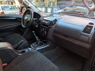 Isuzu D-Max 2013-thumb-11