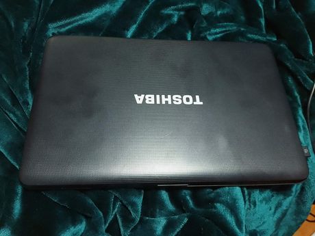 laptop toshiba satellite C855D-S5100 ( E-300 DUAL CORE AT 1.3GHZ,4GB DDR3 RAM@1066)