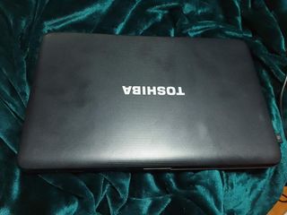 laptop toshiba satellite C855D-S5100 ( E-300 DUAL CORE AT 1.3GHZ,4GB DDR3 RAM@1066)