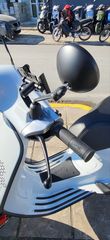 Vespa Primavera 150 3V 2018 Carbon Edition-USB-thumb-11