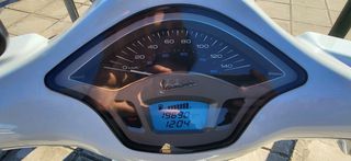 Vespa Primavera 150 3V 2018 Carbon Edition-USB-thumb-5