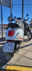 Vespa Primavera 150 3V 2018 Carbon Edition-USB-thumb-3