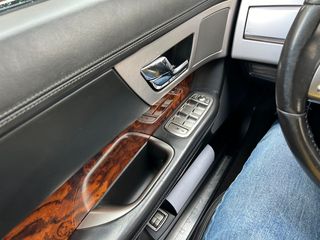 Jaguar XF 2008-thumb-16