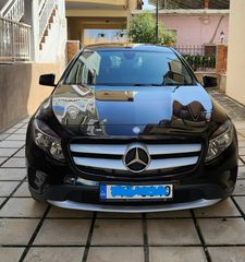 Mercedes-Benz GLA 180 '15