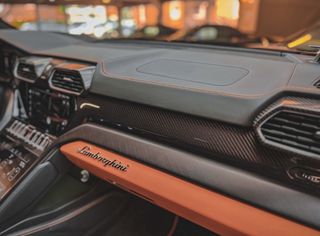 Lamborghini Urus 2021-thumb-12