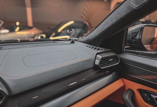 Lamborghini Urus 2021-thumb-14
