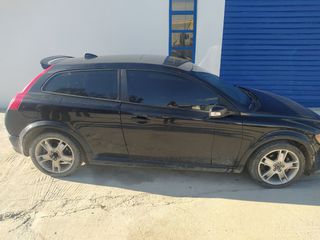 Volvo C30 2008-thumb-4