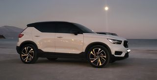 Volvo XC40 '21 T3 Momentum Auto. R-Design Look // 5Χρ Εγγύηση 