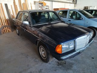 Mercedes-Benz 230 1980 W123