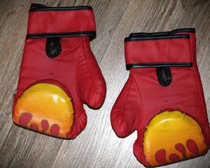 Κικ μποξινκ 2 ζευγάρια γάντια, επιγονατίδες νούμερο για εφήβους - γυναίκες σε αρίστη κατάσταση decathlon kick boxing