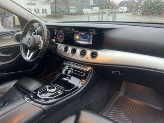 Mercedes-Benz E 200 2019 CLASSIC-thumb-4