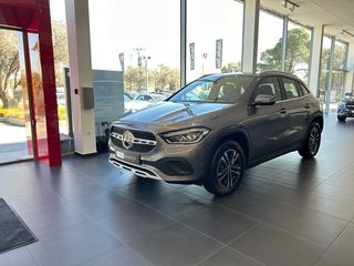 Mercedes-Benz GLA 200 '23