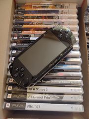 PSP Κονσόλα με 16 Παιχνίδια