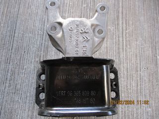 Βάση μηχανής δεξιά από Citroen C4 1.2 turbo βενζίνη (2017) | MAXAIRASautoparts