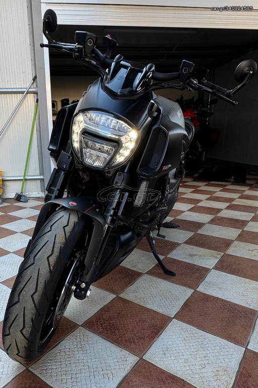 Ducati Diavel 2018 CARBON