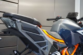 KTM 390 Duke 2024 Δώρο το Quickshifter !-thumb-12
