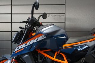KTM 390 Duke 2024 Δώρο το Quickshifter !-thumb-16
