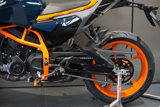 KTM 390 Duke 2024 Δώρο το Quickshifter !-thumb-19