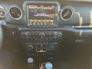 Jeep Gladiator 2024 OVERLAND-thumb-16