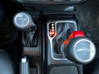 Jeep Gladiator 2024 OVERLAND-thumb-17