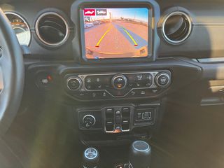 Jeep Gladiator 2024 OVERLAND-thumb-21