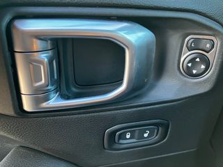 Jeep Gladiator 2024 OVERLAND-thumb-25