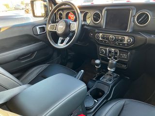 Jeep Gladiator 2024 OVERLAND-thumb-14