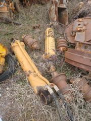 Μπουκάλες ανύψωσης κ κλίσεως Komatsu d75 s3
