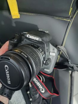 Canon EOS 500D 18-55 mm.