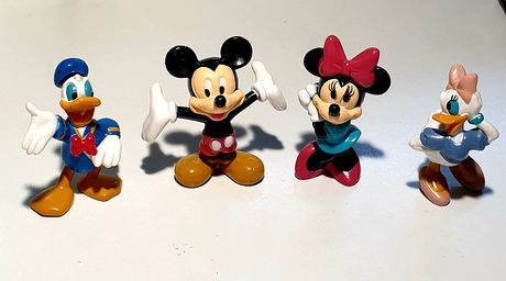  4 φιγούρες των ηρώων της Disney