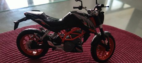 Μινιατούρα KTM Duke 125 σέ κλίμακα 1/12