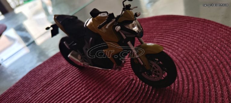 Μινιατούρα Honda CB 1000 R σε κλίμακα 1/12