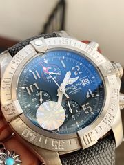 BREITLING Avenger Bandit Titanium automatic 