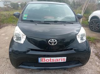 Toyota iQ 2010 Toyota iQ 1.0 VVT-i
