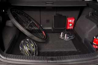 Πατάκι Πορτμπαγκάζ Τύπου Σκαφάκι 1τμχ από Πλαστικό για Opel Astra IV J SEDAN Μαύρο