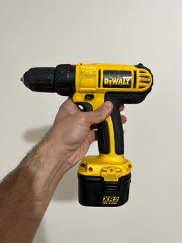 DEWALT δραπανοκατσαβιδο