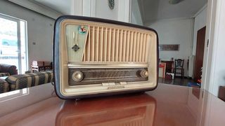 Telefunken D 657W vintage ραδιόφωνο της δεκαετίας του '50