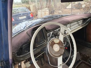 Mercedes-Benz 200 1965-thumb-4