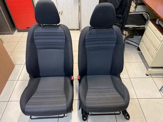 ΕΜΠΡΟΣ ΚΑΘΙΣΜΑΤΑ YARIS 2017