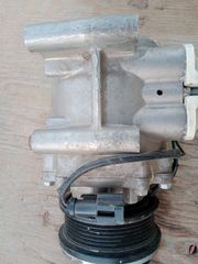 Πωλείται αντλία air conticion ford mondeo lll