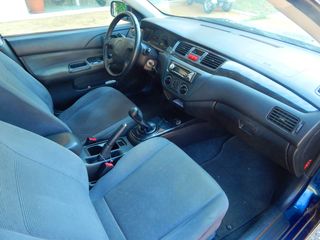 Mitsubishi Lancer 2004-thumb-5