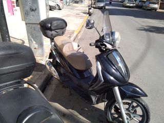  Μοτοσυκλέτες, Piaggio Beverly 250