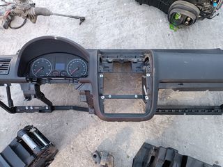 Ταμπλό Volkswagen Golf 07