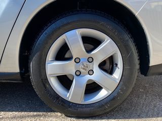 Peugeot 3008 2009-thumb-30