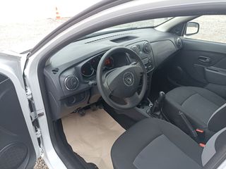 Dacia Sandero 2016-thumb-8