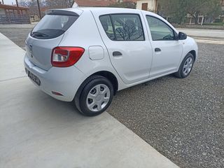 Dacia Sandero 2016-thumb-5