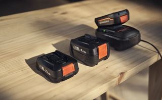 Husqvarna Aspire P4A Μπαταρία Εργαλείου Λιθίου 18V με Χωρητικότητα 2.5Ah-thumb-2