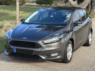 Ford Focus 2015-thumb-1