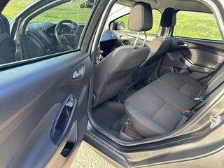 Ford Focus 2015-thumb-24